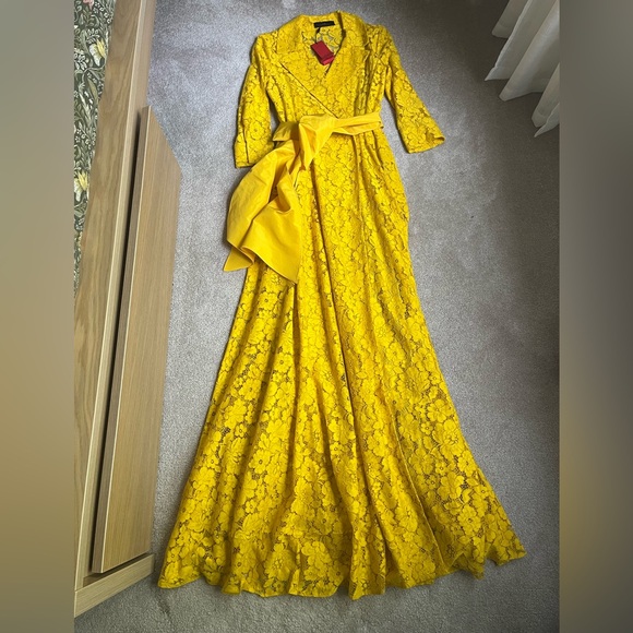 Carolina Herrera Bright Yellow Lace Maxi Dress with Statement Bow Carolina Herrera Bright Yellow Lace Maxi Dress with Statement Bow